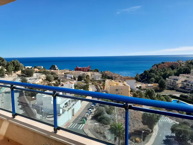 Ático tríplex en venta en Calpe: lujo, vistas 360º y soláriu