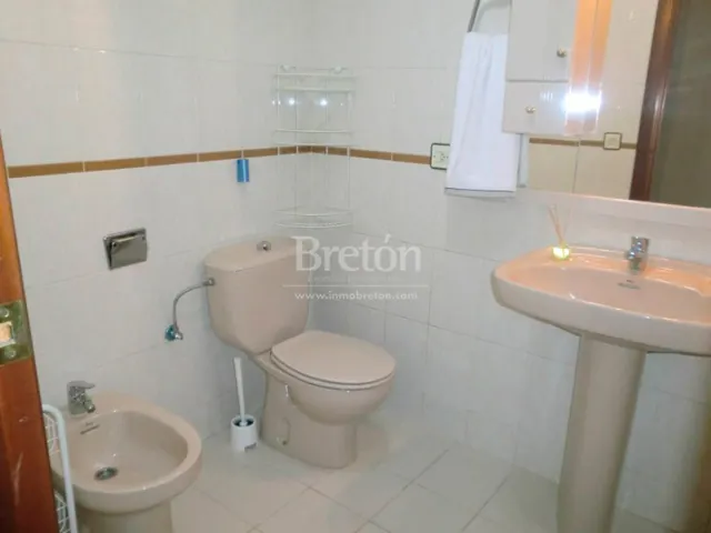 Estupendo apartamento amueblado junto a Paseo Cuellar. — 8