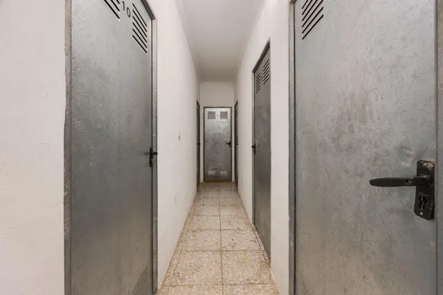 Amplio apartamento de 4 dormitorios en el corazón de Torrevieja — 38