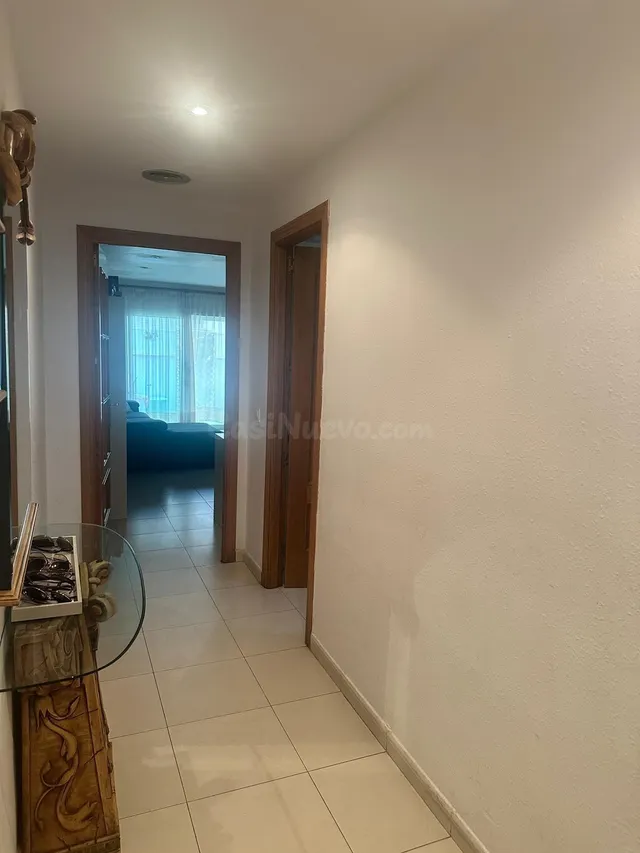 Amplio apartamento en planta baja en pleno centro del pueblo - foto 2