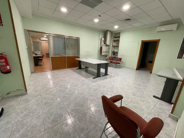 LOCAL DE 240 M2 ACONDICIONADO COMO OFICINA — 13