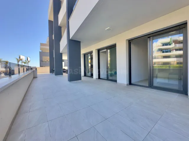 APARTAMENTO DE 3 DORMITORIOS 2 BAÑOS +2 PLAZAS DE GARAJES EN ORIHUELA COSTA (PLAYA FLAMENCA) — 46