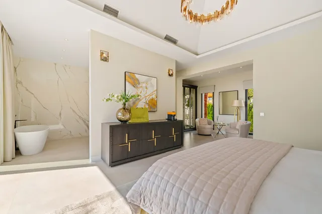 Chalet 6 habitaciones 581m² en venta - El Madroñal — 28