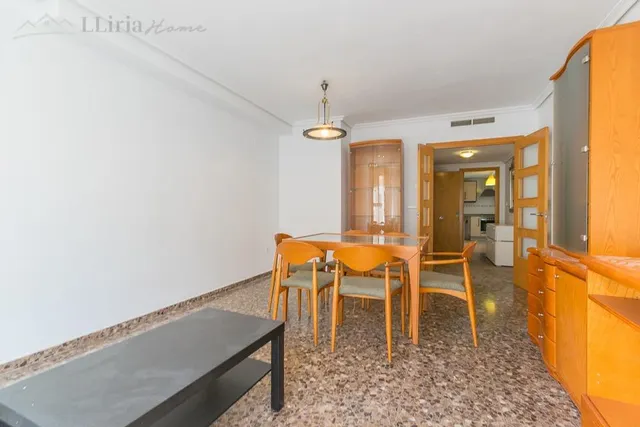 Ref 04380 Piso en Mura, con ascensor y aire acondicionado. — 8