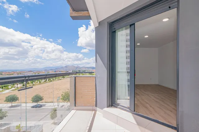 OPORTUNIDAD EN VENTA DE PISO VPO DE 3 DORMITORIOS EN BARRIO ALBAYDA CON PLAZA DE GARAGE Y TRASTERO — 22