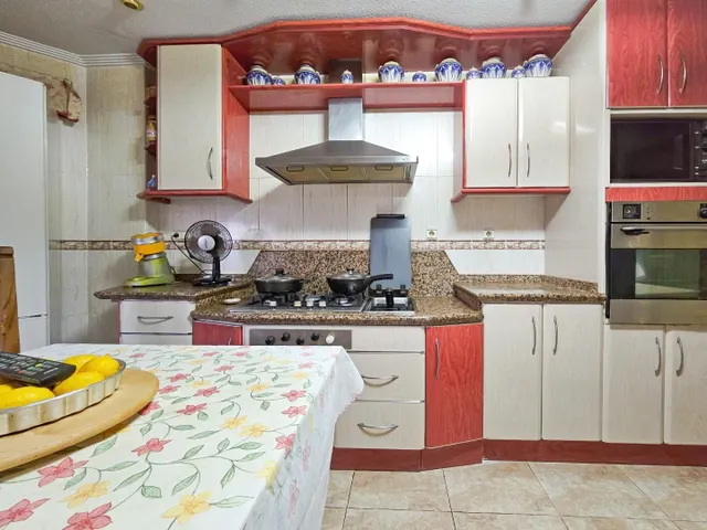 ¡Descubre la Exclusividad y el Lujo Mediterráneo en Esta Impresionante Villa en Esquina - Torrevieja — 43