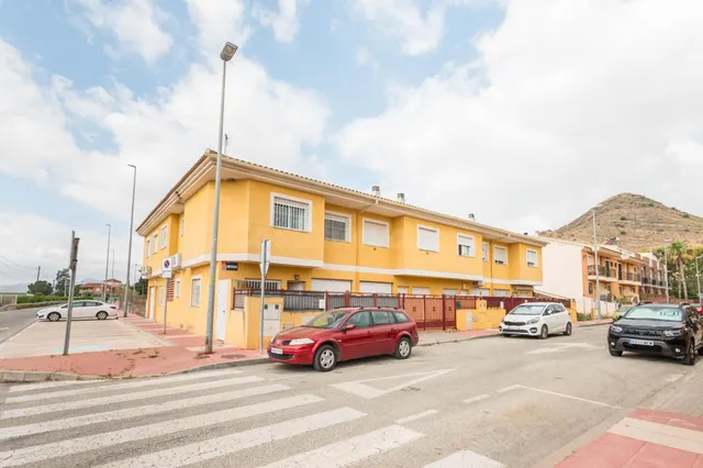 Amplio Dúplex en venta en El Esparragal