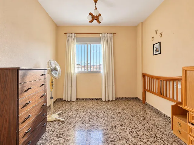 Adosado con gran patio, terraza y garaje en massarrojos, junto a Valencia — 47