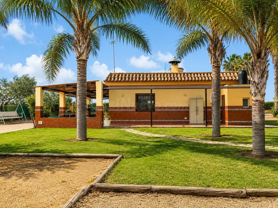 Preciosa casa con jardín en finca rústica