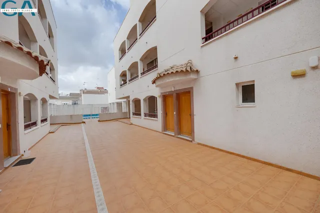 Apartamentos renovados en el centro de San Fulgencio — 34