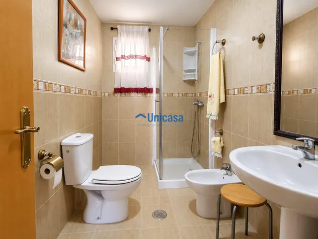 Piso de 3 dormitorios con terraza, garaje y trastero — 13