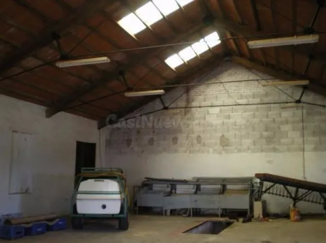 Casa de piedra integrada en el pueblo — 4