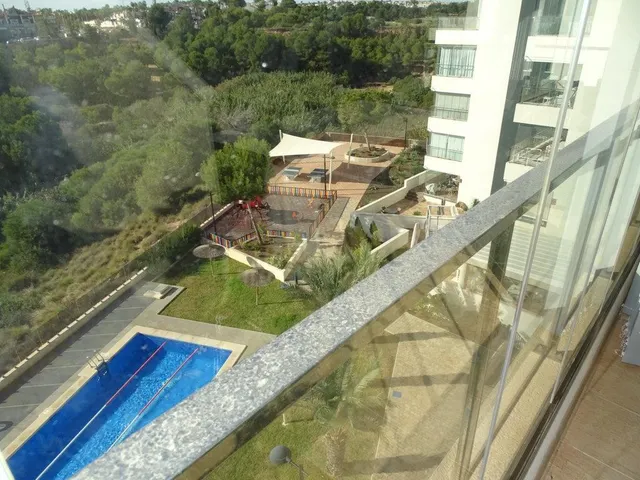 LUJOSO ÁTICO CON ESPECTACULAR TERRAZA Y SOLARIUM — 31