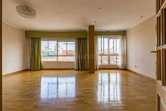 Vivienda muy luminosa en plaza Cruz Roja — 5