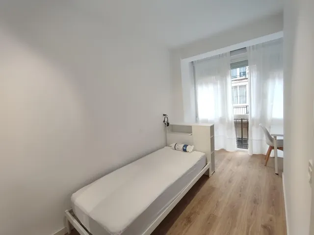 Piso alquiler Avda Madrid, Granada centro. — 8