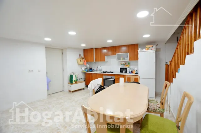 ¡OPORTUNIDADA! CASA CON DOS VIVIENDAS Y TERRAZA - foto 4
