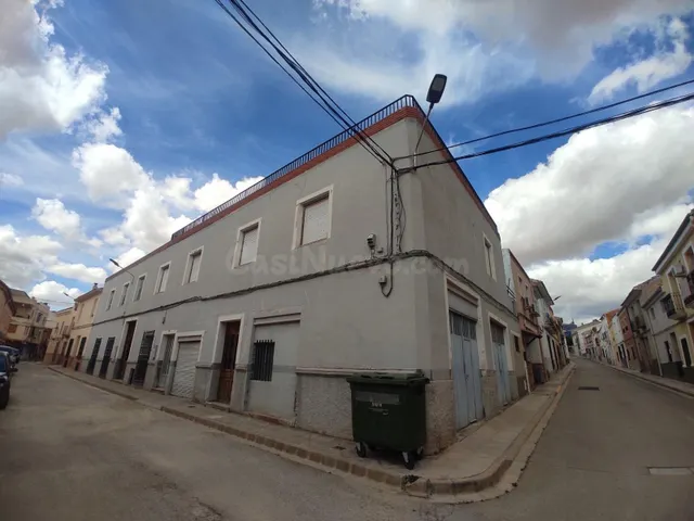CASA EN MONTEALEGRE EN ZONA CENTRO, HACIENDO ESQUINA CON OPI - foto 2