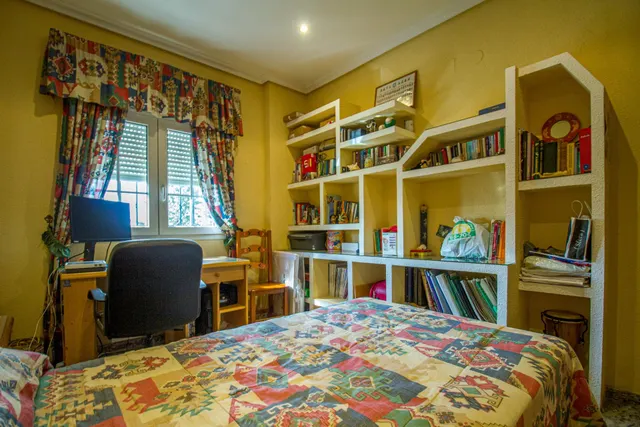 CHALET INDEPENDIENTE JUNTO AL VIEJO VIVERO EN BADAJOZ — 23