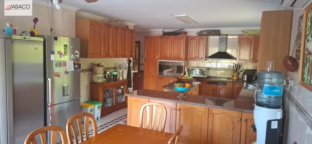 Elegante chalet con maravilloso jardín y vistas privilegiadas. — 49