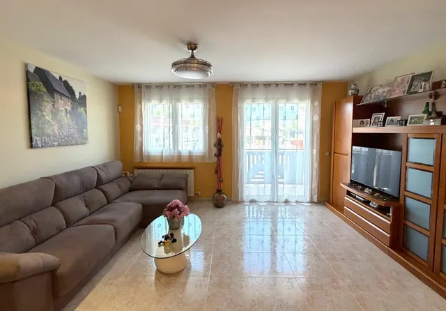 FANTÁSTICA CASA CON JARDÍN Y PISCINA!!! — 7