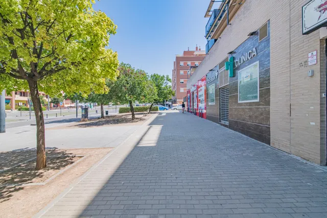 OPORTUNIDAD LOCAL COMERCIAL EN RENTABILIDAD EN EL BARRIO ALBAYDA — 14
