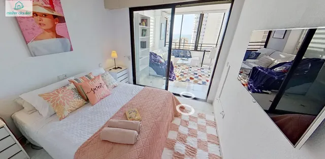 VISTAS DE ENSUEÑO DESDE LA PLANTA 22: APARTAMENTO DE DISEÑO 