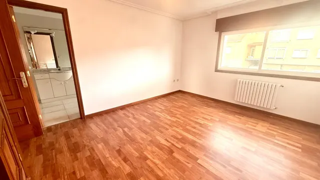 Piso de calidad en venta en el corazón de Maceda con Garaje. 140 m2 útiles. Entrar a vivir. — 36