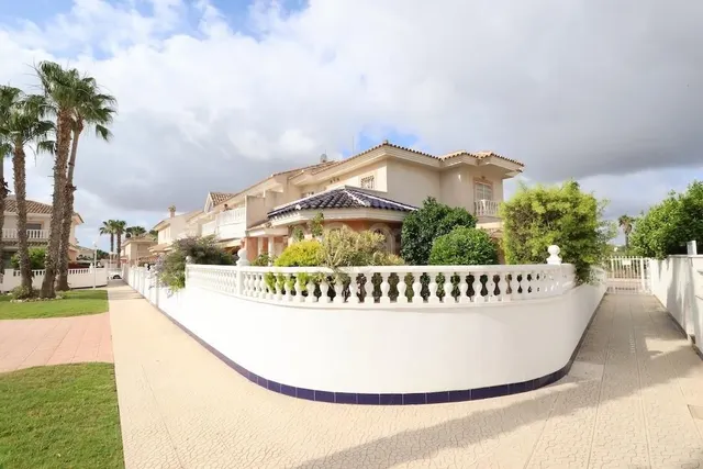 Casa 5 habitaciones 139m² en venta - Doña Pepa — 2