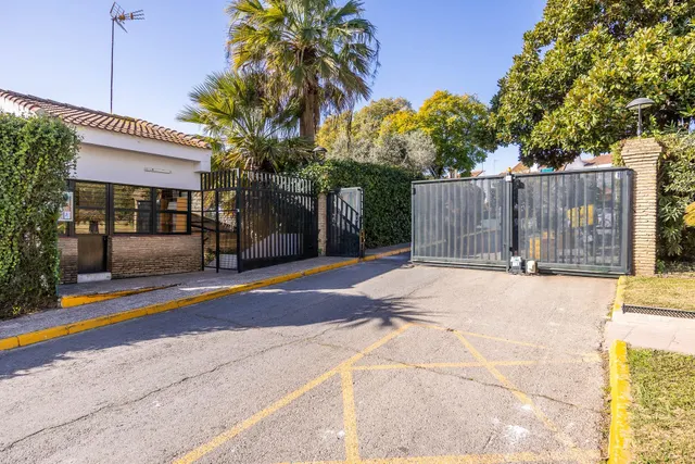 Piso reformado con espectaculares vistas de Sevilla, piscina y garaje doble en Mairena del Aljarafe — 22