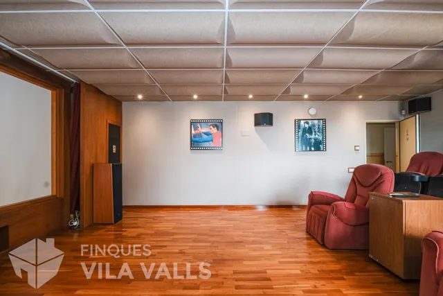 Villa de lujo con piscinas y finca de 6 ha en Sant Feliu de Codines — 14