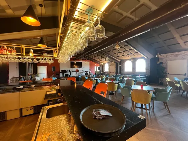 VENTA LOCAL COMERCIAL Y TRASPASO NEGOCIO DE RESTAURACIÓN EN EL PARAISO — 17
