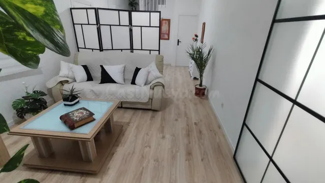 ESPECTACULAR CASA EN ESQUINA EN LA ZUBIA — 2