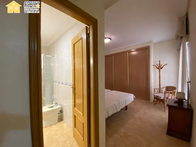 Vivienda de 3 dormitorios en alquiler de larga estancia en El Altet, Elche. — 14