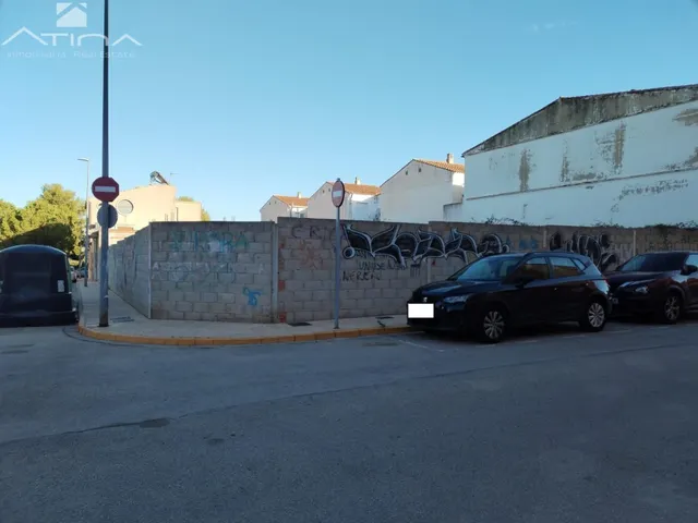 Terreno urbano en Palma de Gandia con una superficie total de 645 m2 — 2