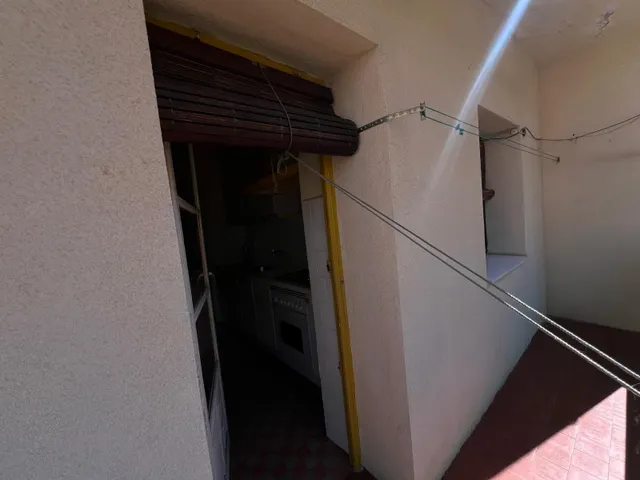 Estupendo piso de 4 habitaciones a reformar en el centro — 21