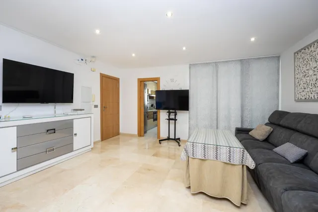 Dúplex de 4 dormitorios con vistas al mar, terraza y piscina en Velilla-Taramay — 19