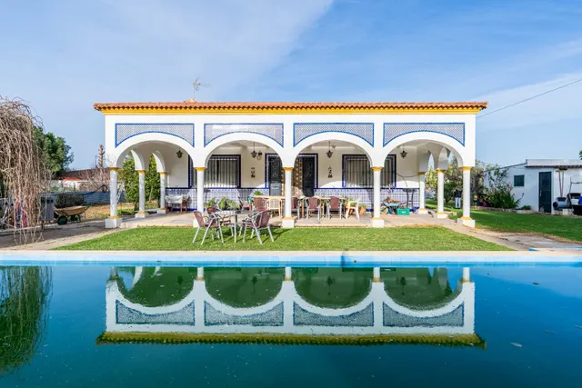 Chalet en venta en Sanlúcar la Mayor - Los Ranchos - foto 2