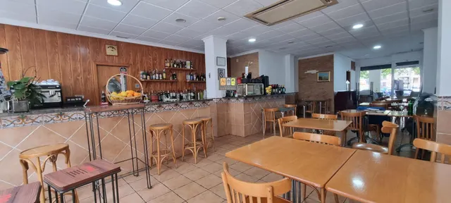 LOCAL COMERCIAL EN AVENIDA PRINCIPAL — 22