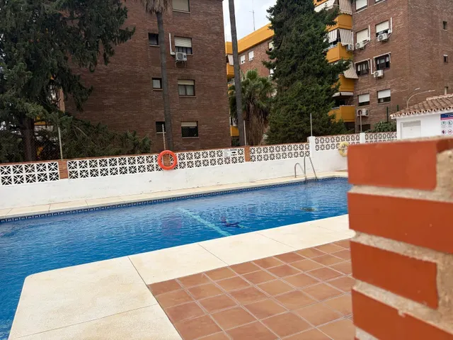 Piso en alquiler de larga temporada en Avenida Blas Infante – 1.300 €/mes — 24