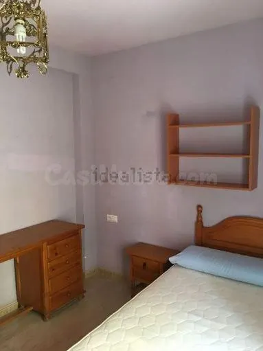 *SE ALQUILA PISO EN CALLE SANTA CLOTILDE IDEAL PARA ESTUDIAN - foto 2