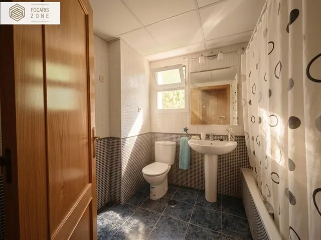 PRECIOSO CHALET PAREADO JUNTO AL MAR — 9
