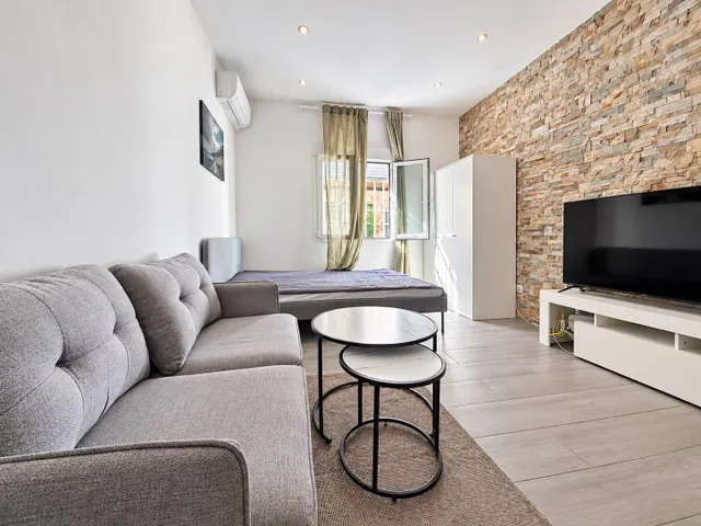 EXCLUSIVA VIVIENDA CON REFORMA INTEGRAL EN AV DE OPORTO - foto 3