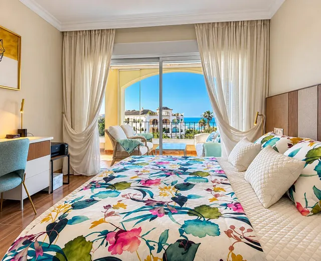 Exclusivo ático de lujo en Elviria con espectaculares vistas al mar — 24