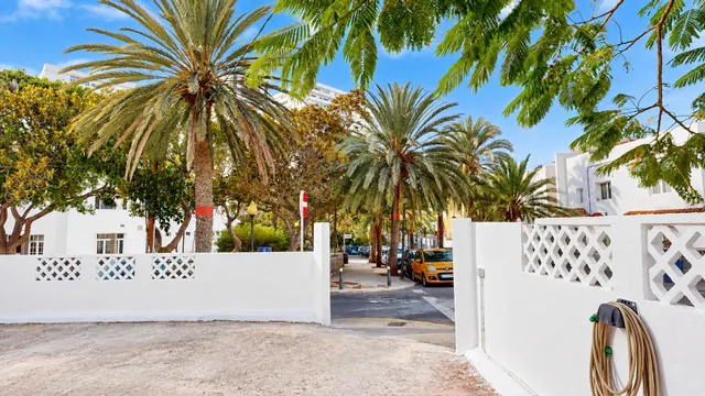 Casa de dos plantas con parcela, amplios exteriores, aparcamiento y azotea en Las Palmas de Gran Canaria — 16