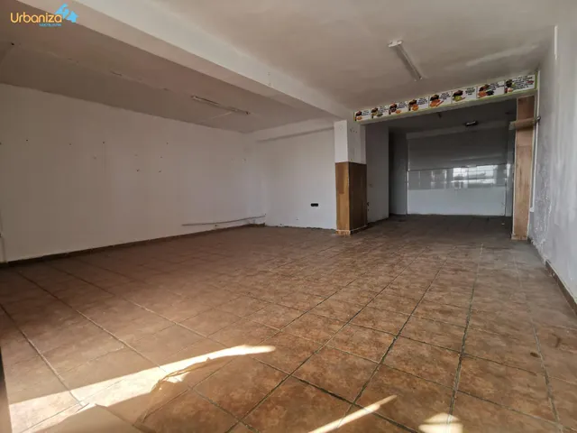 OPORTUNIDAD!! LOCAL EN VENTA CON POSIBILIDADES DE USO COMO VIVIENDA. — 2