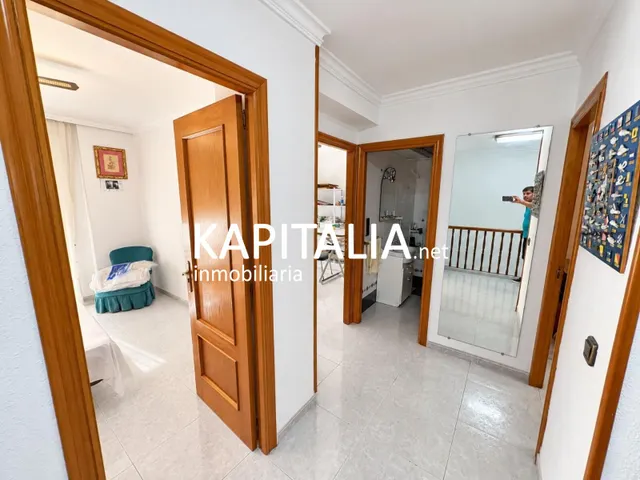 ESTUPENDA CASA ADOSADA CON GARAJE PRIVADO A LA VENTA EN ENGUERA — 31