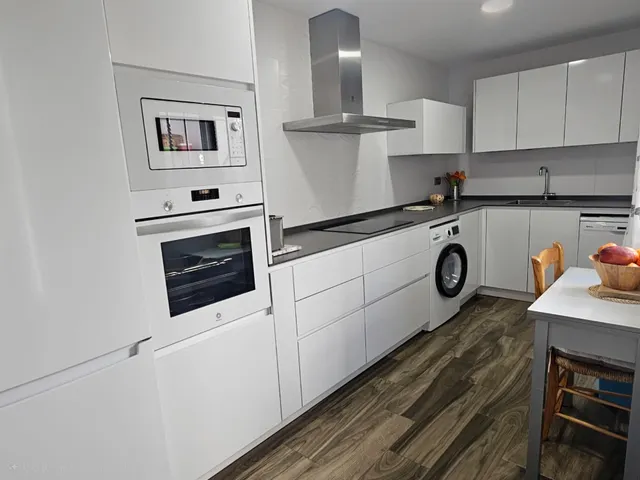 Casa practicamente nueva, toda en una planta, muy buenas calidades y con terraza de 20 m2 — 30