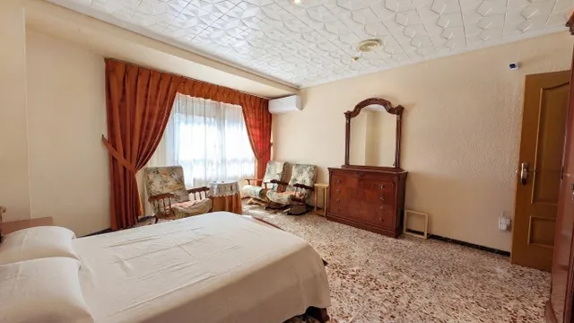 ¡GRAN VIVIENDA DE ESQUINA, 150 M2, 4 DORMITORIOS DOBLES, TOTALMENTE EXTERIOR, EN ZONA POETA MIGUEL HERNANDEZ! — 8