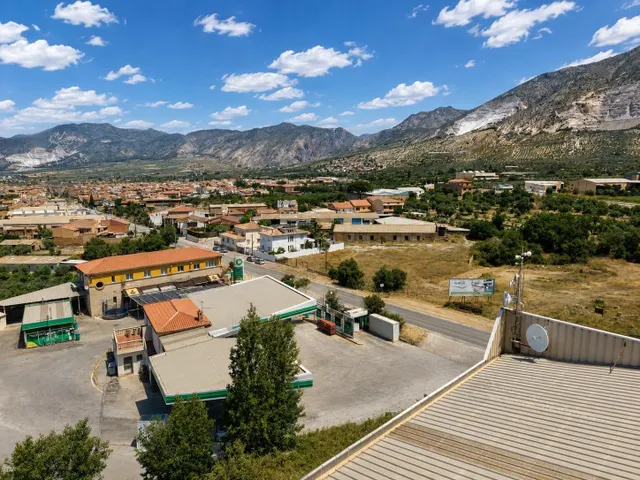Nave industrial en venta en Dúrcal Situada en una zona estra - foto 3