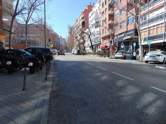 PLAZA DE GARAJE EN VENTA CALLE CLARA DEL REY PROSPERIDAD — 11